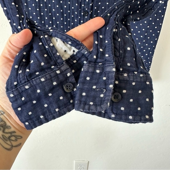 BCBGeneration Blue Chambray Long Sleeve Button Down White Polka Dot Top X Small - Picture 5 of 9